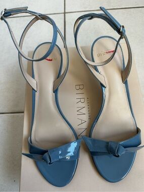 Alexandre Birman Sky Blue Patent Leather Knot Ankle-Strap Sandals